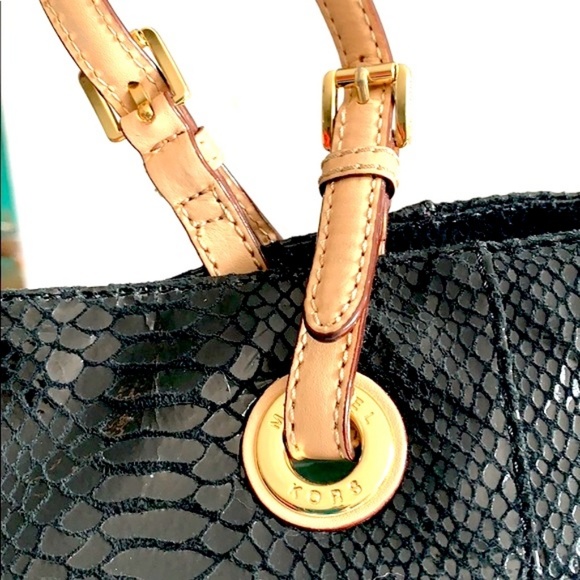 Michael Kors Black Python Leather Jet Set Tote - Picture 3 of 8